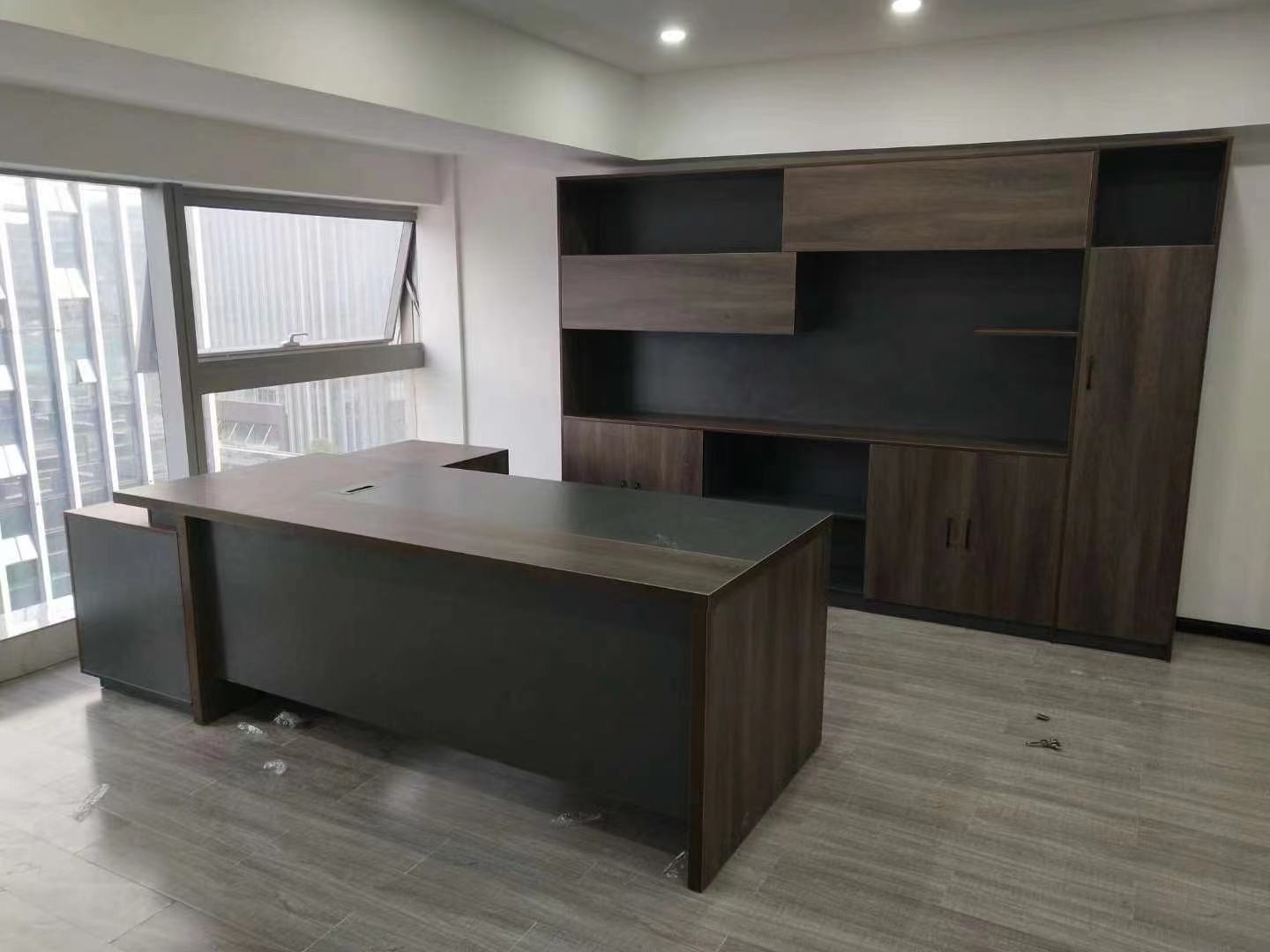 辦公家具展廳的裝飾元素